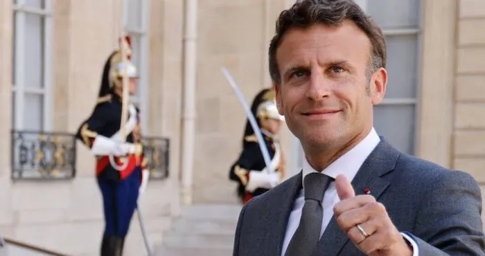 macron-felicite-alassane-ouattara