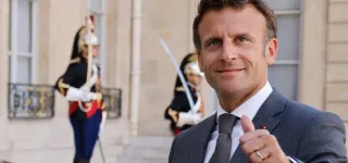 macron-felicite-alassane-ouattara