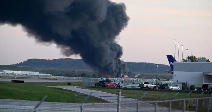 etats-unis-au-moins-sept-morts-apres-le-crash-dun-avion-cargo