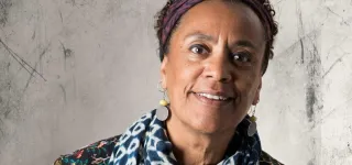 le-prix-ivoire-2025-decerne-a-livoirienne-veronique-tadjo-pour-son-roman-je-remercie-la-nuit