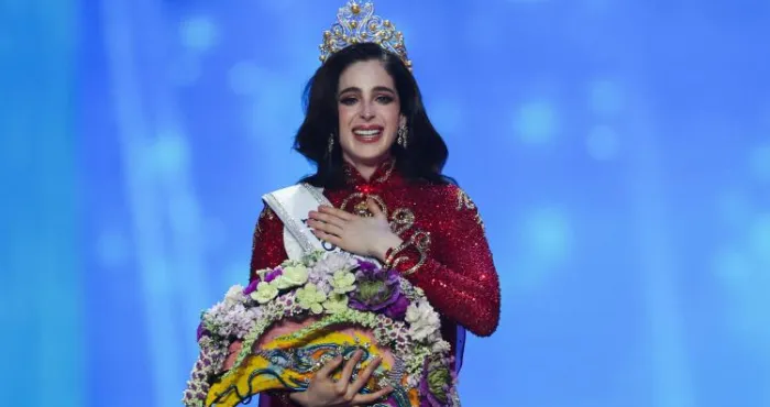 sacre-miss-univers-2025-qui-est-fatima-bosch-la-nouvelle-reine-de-beaute