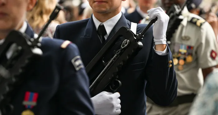 france-bientot-un-nouveau-service-militaire-pour-les-jeunes-francais-des-2026