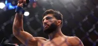 isaac-johnson-un-combattant-mma-et-de-boxe-thaie-meurt-dans-la-cage