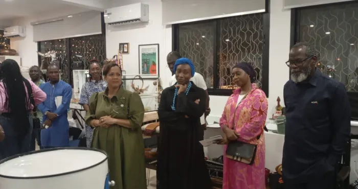 novembre-bleu-quand-lart-et-la-solidarite-sunissent-contre-le-cancer-de-la-prostate