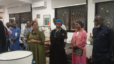 novembre-bleu-quand-lart-et-la-solidarite-sunissent-contre-le-cancer-de-la-prostate