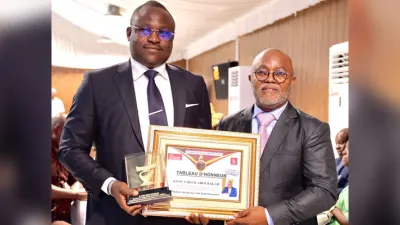 awards-de-leconomie-check-aboubakar-kone-recoit-le-super-prix-or-de-leconomie