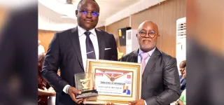 awards-de-leconomie-check-aboubakar-kone-recoit-le-super-prix-or-de-leconomie