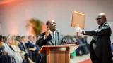 alassane-ouattara-a-sa-prestation-de-serment-je-recois-ce-mandat-avec-humilite