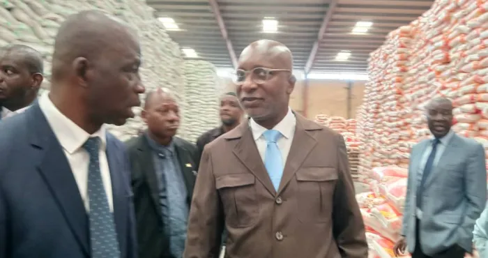 fetes-de-fin-dannee-le-ministere-du-commerce-annonce-plus-de-350-000-tonnes-de-riz-disponible