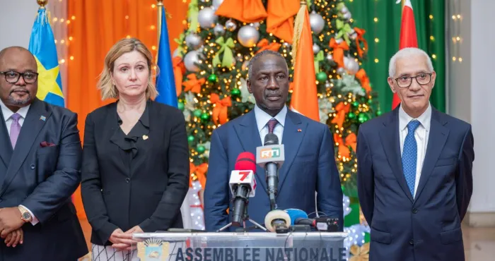 les-presidents-des-assemblees-de-france-du-maroc-et-de-la-rdc-rencontrent-bictogo