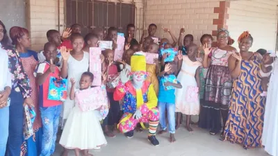 bienfaisance-lassociation-des-sages-femmes-dagboville-fait-un-don-a-lorphelinat-ong-b-2la-erymakouguie-1