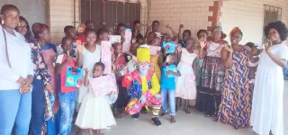bienfaisance-lassociation-des-sages-femmes-dagboville-fait-un-don-a-lorphelinat-ong-b-2la-erymakouguie-1