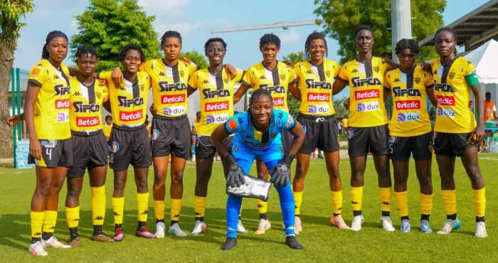 football-feminin-lasec-mimosas-championne-de-la-phase-aller