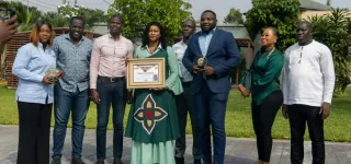 awards-de-leconomie-2025-un-groupe-du-secteur-du-btp-distingue-pour-son-leadership-et-son-impact-en-cote-divoire