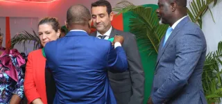 distinction-ali-ismail-fait-commandeur-dans-lordre-du-merite-de-leducation-nationale