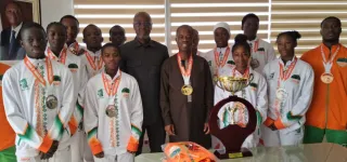 judo-opendabidjan-soro-tiotioho-dg-sir-honore-les-medailles