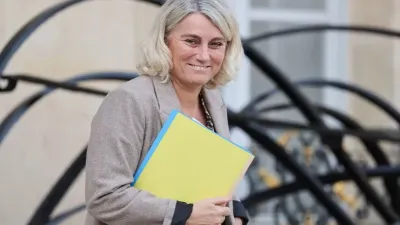 face-a-lepidemie-de-grippe-en-france-la-ministre-de-la-sante-appelle-les-francais-a-remettre-le-masque