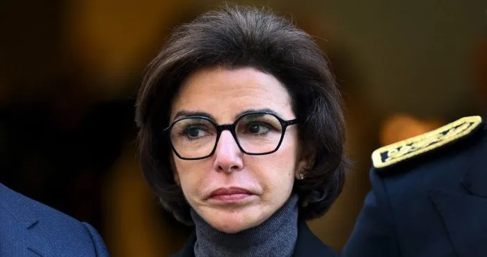 france-les-domiciles-le-ministere-et-la-mairie-darrondissement-de-la-ministre-rachida-dati-perquisitionnes