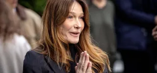 carla-bruni-annonce-avoir-termine-son-traitement-de-cancer-du-sein