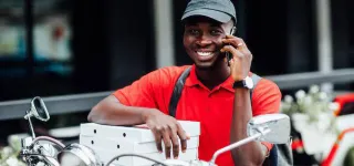 professionnalisation-du-metier-de-livreur-la-poste-va-structurer-former-et-reguler-les-acteurs-independants