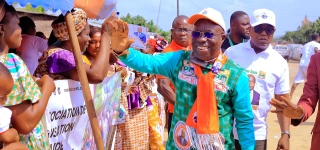 legislatives-a-agboville-dr-aka-charles-mobilise-les-populations-dodoguie-a-tout-abandonner-pour-le-vote