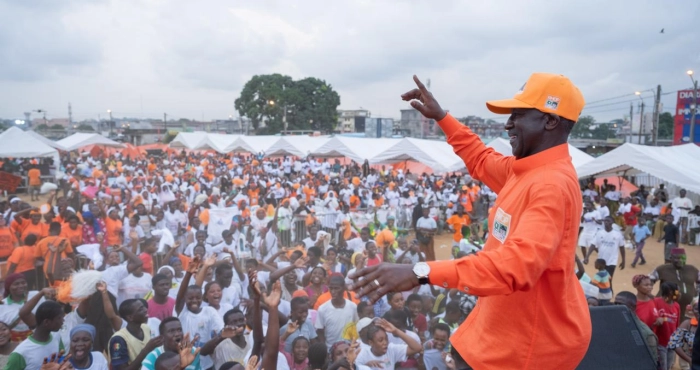 yopougon-bictogo-confiant-boucle-en-fanfare