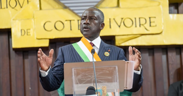 cloture-de-la-2eme-session-ordinaire-de-lassemblee-nationale-adama-bictogo-rend-un-vibrant-hommage-aux-deputes