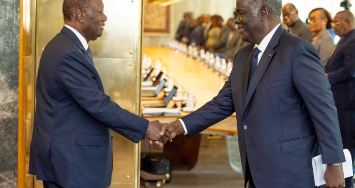 alassane-ouattara-dissous-le-gouvernement-mambe