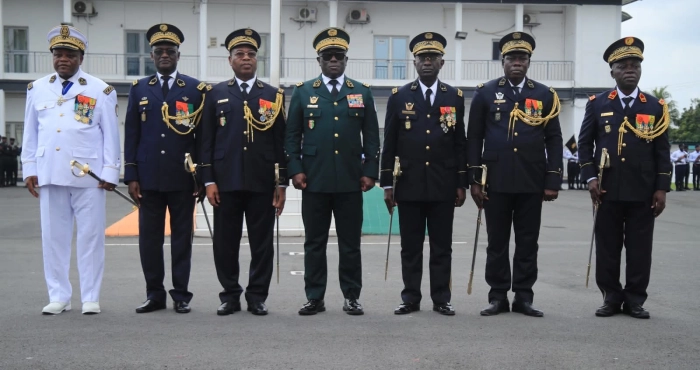 fin-de-service-actif-7-generaux-font-leur-droit-a-la-retraite-larmee-ivoirienne-salue-des-decennies-de-loyaute