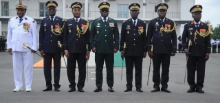 fin-de-service-actif-7-generaux-font-leur-droit-a-la-retraite-larmee-ivoirienne-salue-des-decennies-de-loyaute