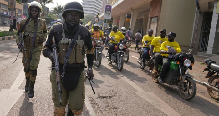 ouganda-repression-apres-une-presidentielle-contestee-2-000-arrestations-et-30-personnes-tuees
