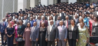 211-greffiers-de-la-promotion-2025-2026-pretent-officiellement-serment