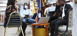 mode-et-entreprenariat-feminin-fadilatou-damala-dg-de-fadi-wax-face-a-la-presse-pour-devoiler-ses-secrets-de-reussite-dans-lindustrie-du-textile