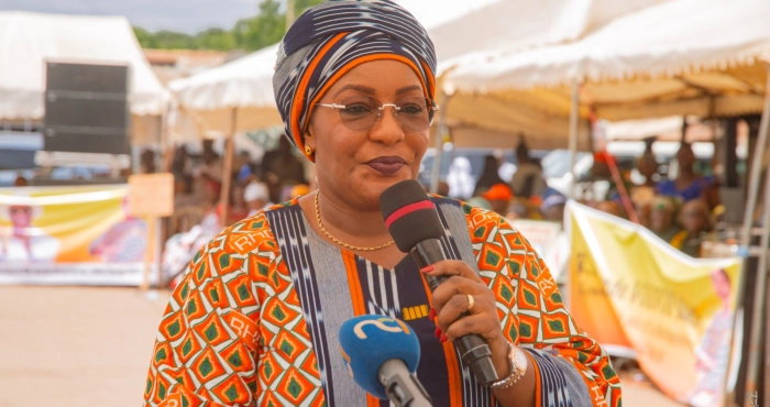 harlette-badou-apporte-son-soutien-a-raymonde-goudou-coffie