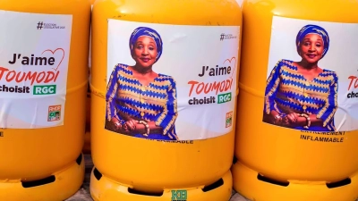 legislative-du-21-fevrier-a-toumodi-tidiane-kaba-diakite-fait-des-dons-aux-femmes