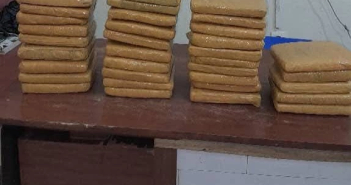 la-police-saisie-des-sacs-de-cannabis-a-tiapoum