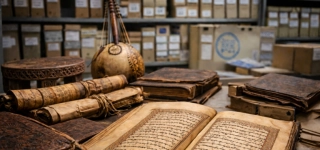 restitutions-coloniales-des-manuscrits-quand-la-memoire-africaine-dort-en-france