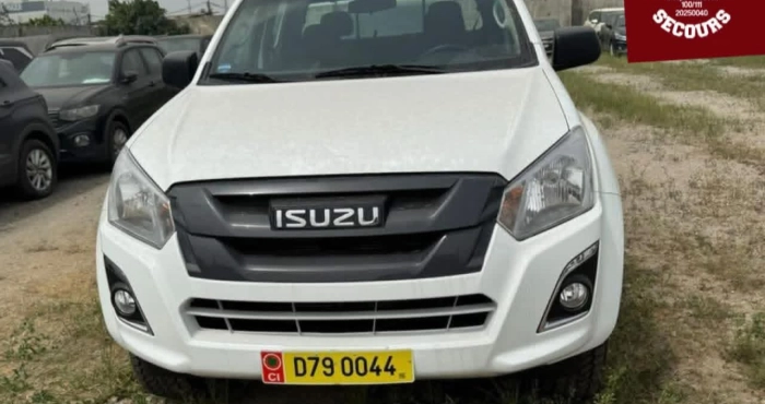 buzz-de-la-semaine-un-agent-du-ministere-de-la-jeunesse-pris-en-mauvaise-conduite-automobile