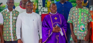 ouragahio-serge-olivier-gozoa-temoigne-sa-solidarite-aux-communautes-musulmanes-et-chretiennes