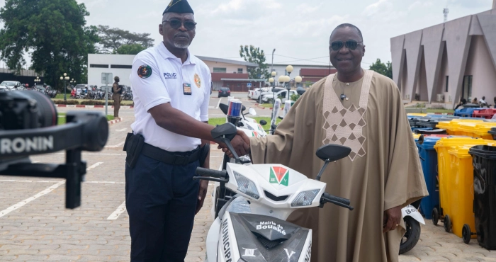 bouake-la-mairie-renforce-la-securite-la-salubrite-et-soutient-le-sport