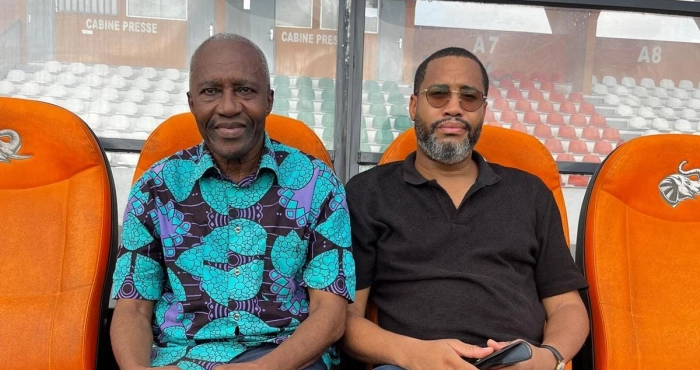 football-national-avant-asec-africa-en-coupe-nationale-moh-emmanuel-et-son-moh-richmond-a-lentrainement-de-lafrica