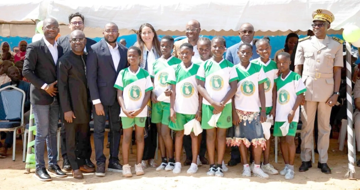 inauguration-dune-nouvelle-ecole-a-san-pedro-nguessan-koffi-reconnaissant-a-magic-system