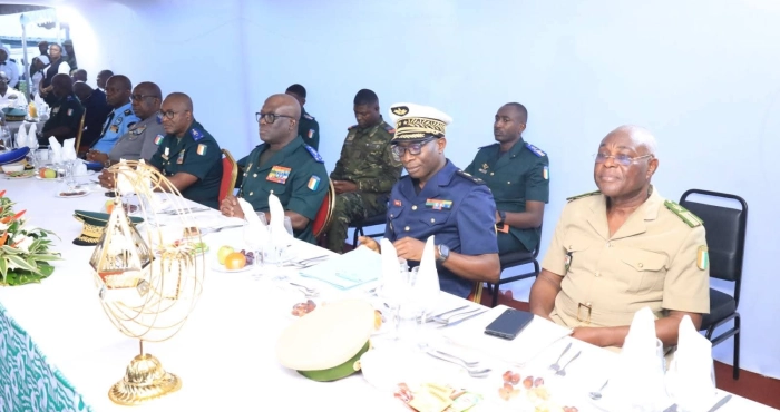 etat-major-des-armees-une-rupture-collective-sous-le-signe-de-lunite