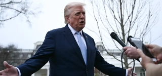 donald-trump-jean-claude-van-damme-et-sylvester-stallone-rendent-hommage-a-chuck-norris