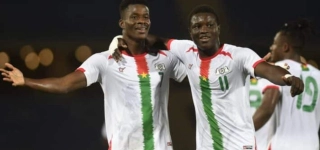 match-amical-les-etalons-du-burkina-explosent-la-guinee-bissau-avec-un-triple-de-moise-kabore
