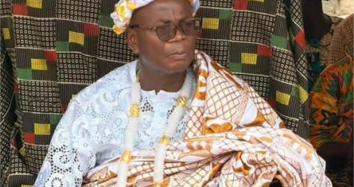 grand-bassam-bremi-ago-noel-le-nouveau-chef-du-village-de-vitre-2-officiellement-presente-aux-populations