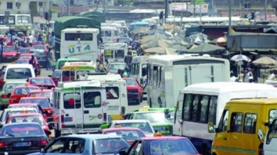 concerts-festivals-forums-quand-abidjan-sillumine-entre-evenements-et-trafic-routier