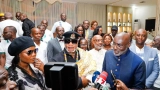 koffi-olomide-fait-citoyen-dhonneur-de-la-commune-de-cocody-par-le-maire-jean-marc-yace