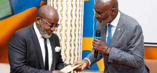 assemblee-nationale-jean-marc-yace-passe-la-main-a-ange-romain-dagaret-dassaut