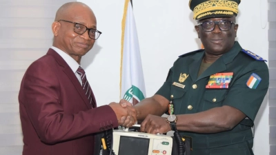 sante-des-soldats-un-don-medical-de-deux-milliards-cfa-renforce-les-armees-ivoiriennes